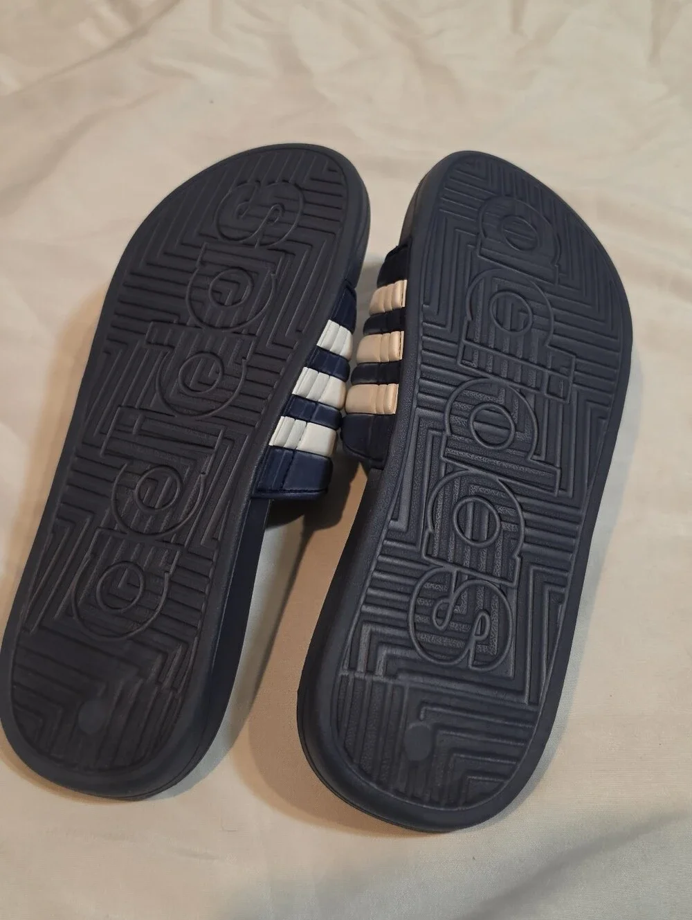 Adidas Adissage Navy Blue And White Velcro Slides Size 8